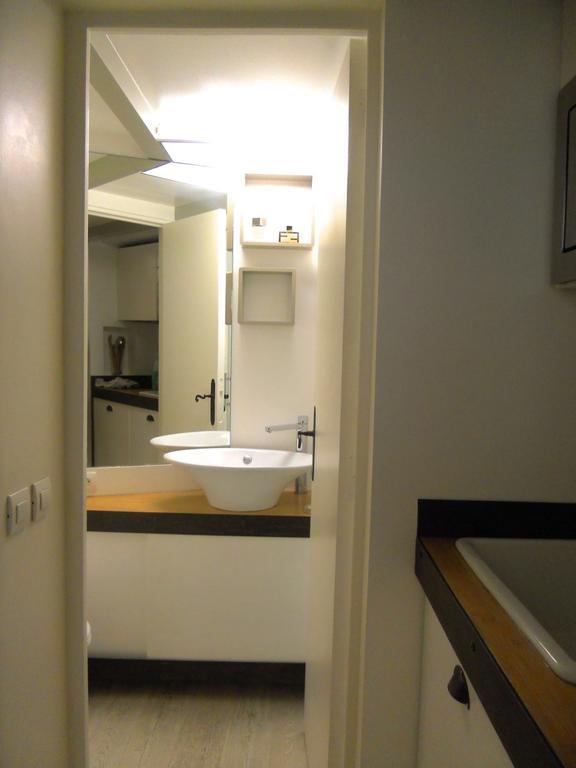 Urban Chic Montmartre Loft Apartment Paris Ngoại thất bức ảnh